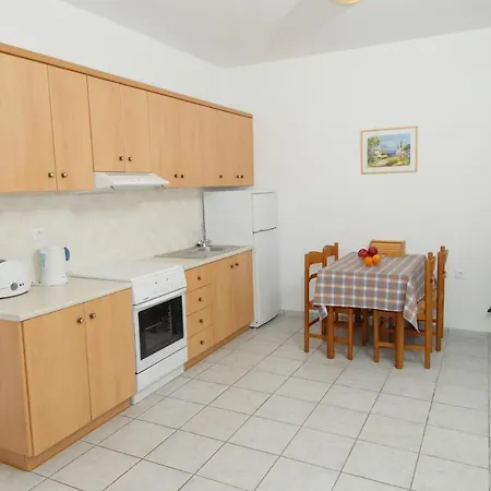 Alexis And Apartament *